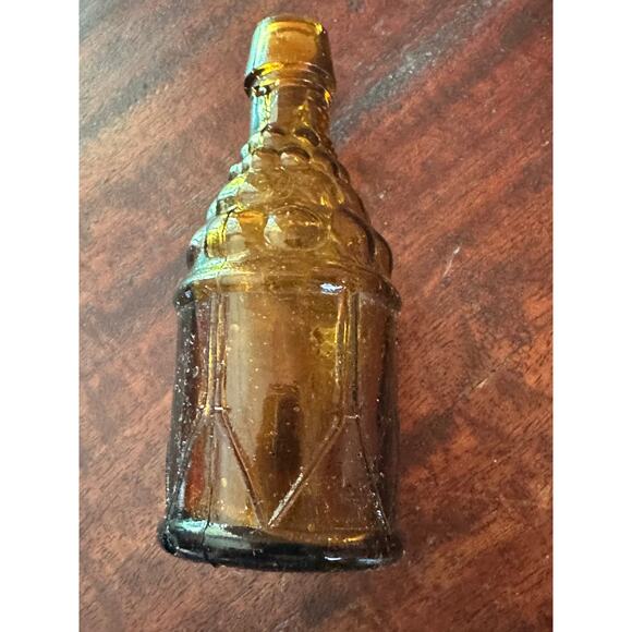 2 Vintage Miniature Glass Bottles - Picture 6 of 6